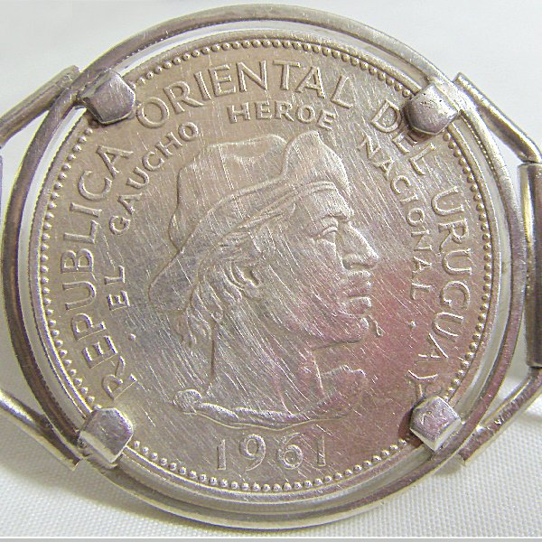 (b1182)Silver bracelet with Uruguayan coins.